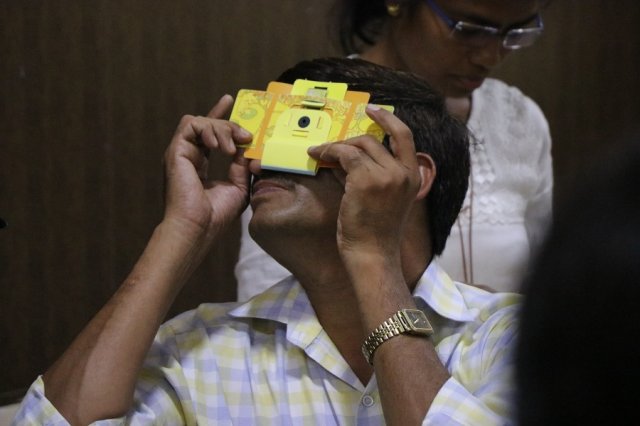 Now the Foldscope is ready to use.